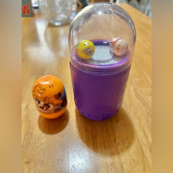 Mighty Beanz 2017-2018 Series 1 & Series 2 Storage & Characters - Picture 2 of 10